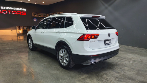 Volkswagen Tiguan 1.4 Comfortline 7p At piel