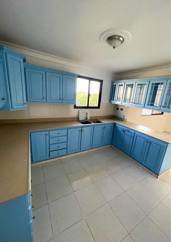 Apartamento Tipo Penthouse Ubicado En Zona Privilegiada