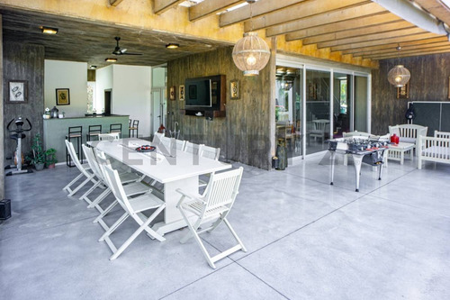 Imagen 13 de 30 de Alquiler Temporario Casa Cuatro Dormitorios Funes Hills Cadaqués Con Piscina
