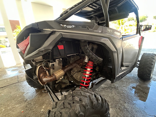 Rzr Xp 1000 Ultimate Año 2024 Color Gris Con Rojo
