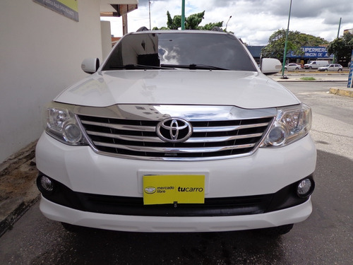 Imagen 2 de 10 de Toyota Fortuner
