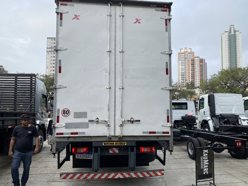 Imagem 13 de 14 de Volvo Vm 270 Ano 2013 Truck Bau Sider/ Financia 100%