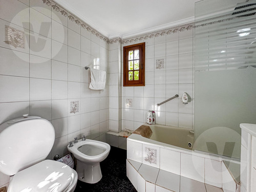 Casa En Venta - Lomas De Zamora, Caseros Al 1700