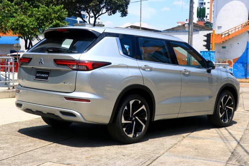 Mitsubishi All New Outlander 2.5l 4x4. Eo