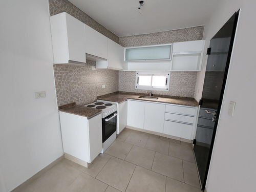 Venta Departamento 2 Dormitorios Duplex Pasillo Patio Exclusivo Dos Baños Arroyito Rosario