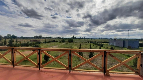 Casa En Venta - 3 Dormitorios 2 Baños - 5.000mts2 - Mendoza