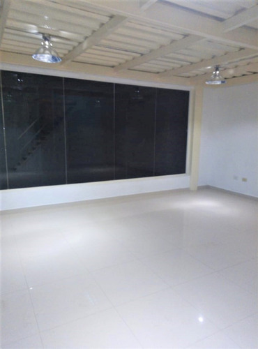 Imagen 4 de 10 de Alquiler - Local Comercial C. C. Rivera Real.