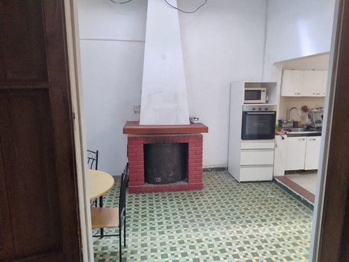 Única!!en El Corazón Mismo De Barrio Sur, Calle Cuareim 3 Dormitorios Estufa A Leña, Acceso A Azotea Con Hermosa Vista-