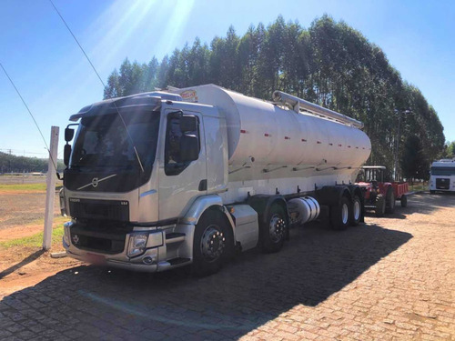 Imagem 3 de 15 de Volvo Vm 330 8x2 Bitruck Silo