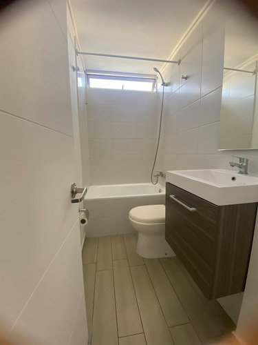 Departamento En Venta De 2 Dorm+2 Baños En Estación Cent