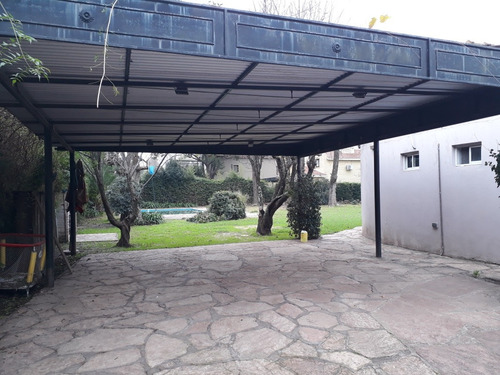 Imagen 2 de 14 de Casa 5 Dormitorios , 1600 Mts De Parque.