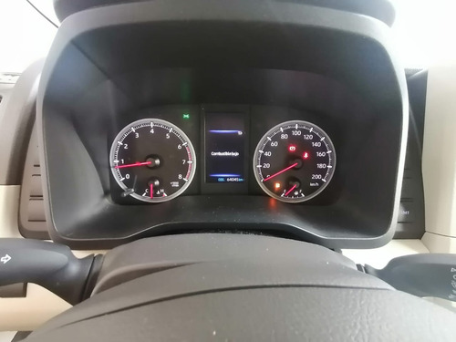 Imagen 10 de 15 de Toyota Hiace 12 Pasajeros 2020