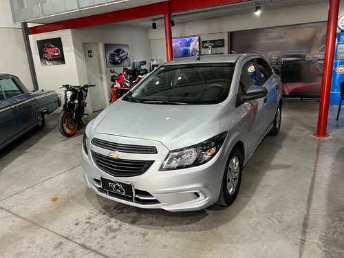 Imagen 2 de 14 de Chevrolet Onix Joy 1.4 2019