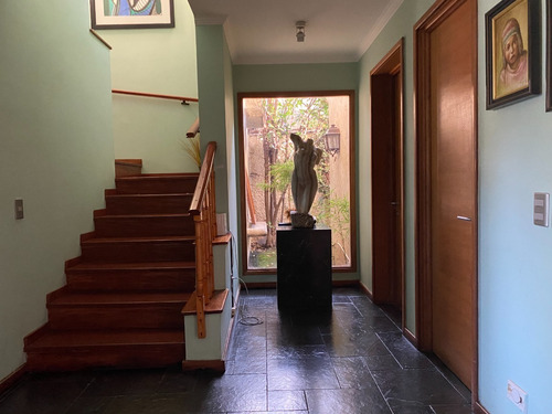 Imagen 13 de 30 de Amplia Casa Con Precioso Jardín En Barrio Los Trapenses