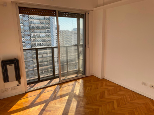 Imagen 2 de 14 de Venta Departamento Belgrano 3 Ambientes-dependencia -cochera