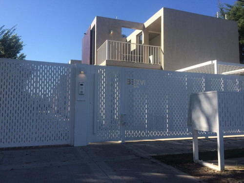 Dúplex (casa) En Venta En City Bell | 476 E/31bis Y 132 (dúplex 4)