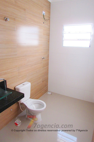 Imagem 12 de 24 de Casa Em Itanhaem Nova 2 Dorms Sendo 1 Suite Piso Porcelanato Espaço Gramado Garagem 3 Carros
