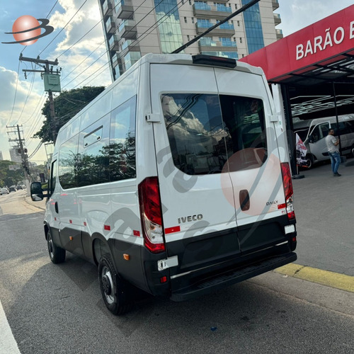 Iveco Daily Furgão 3.0 55-180 3520L H2 5P