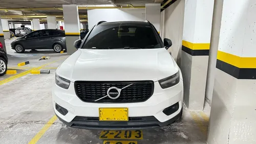 Volvo XC40 B5 R-Design