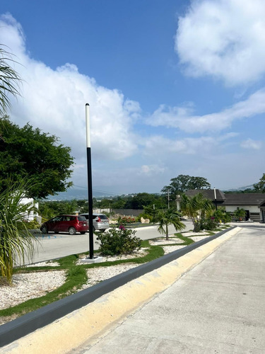 Lote Residencial En Fracc. Oasis Frente A Casa Club