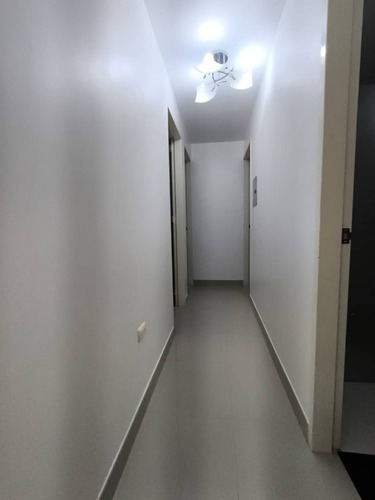 Xv, En Alquiler Apto En Residencias, Piso 3, Vistareal Av Los Agustinos