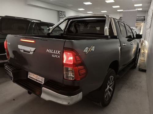 Imagen 6 de 10 de Toyota Hilux 2016 2.8 Cd Srx 177cv 4x4