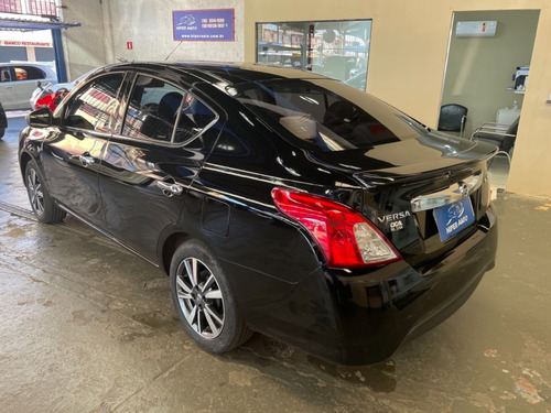 Imagem 3 de 8 de Nissan Versa Sl 1.6 Preto 2020