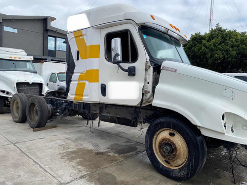 Imagen 2 de 7 de Tractocamion Freigthliner Cascadia Año 2016