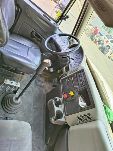 Camión International 4400 2015 Volteo Rabon