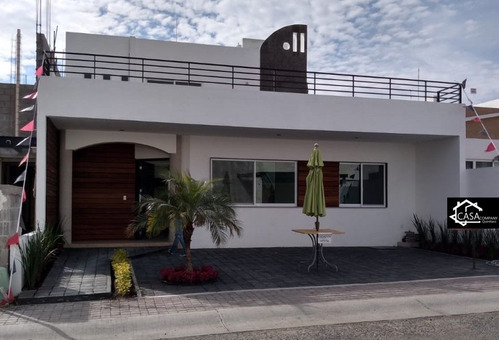 Preciosa Casa En El Refugio De Lujo, 2 Recámaras, Una En Pb,