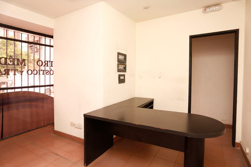 Venta-centro Médico, Con Habilitación, Equipado Con Quirófano Ambulatorio.