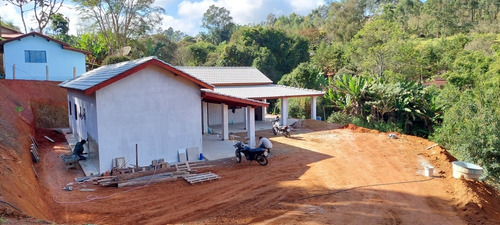 Chacara 4.500m2 Fase Final Com Agua A Venda Em Pedra Bela Sp