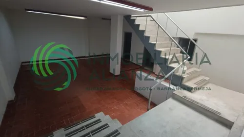 Edificio En Venta En Granada. Cod V61572