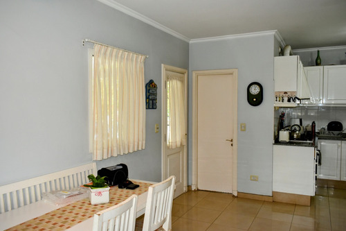 Casa En Venta Barrio Los Jazmines, Pilar Del Este