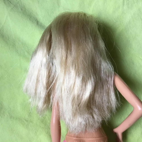 Boneca Barbie Mattel Usada Ano 2009 Perna Rosa (Usado)
