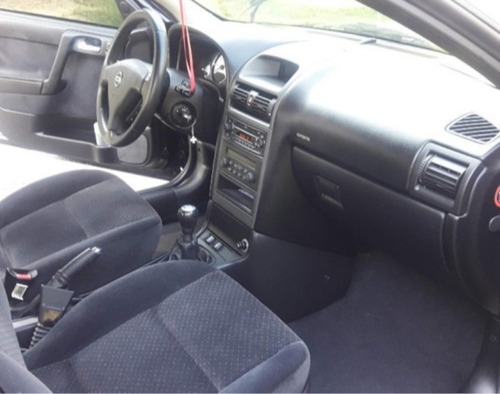 Imagen 10 de 15 de Chevrolet Astra 2.0 Gls 2010