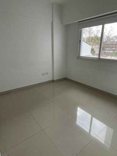Imagen 4 de 10 de Departamento En Venta De 1 Dormitorio En Villa Del Parque