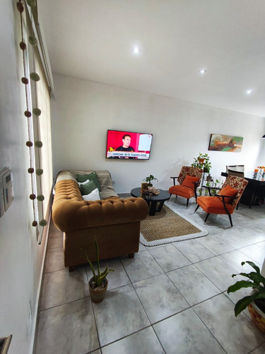 Hermoso Dúplex De 4 Ambiente En Ituzaingó Excelente Ubicación Zona Norte A 3 Cuadras De La Estación 3 Dormitorios 1 Con Vestidor , Patio Cochera Descubierta Propia