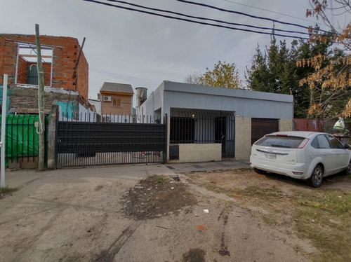 Imagen 1 de 11 de Casa En Venta En Gregorio De Laferrere