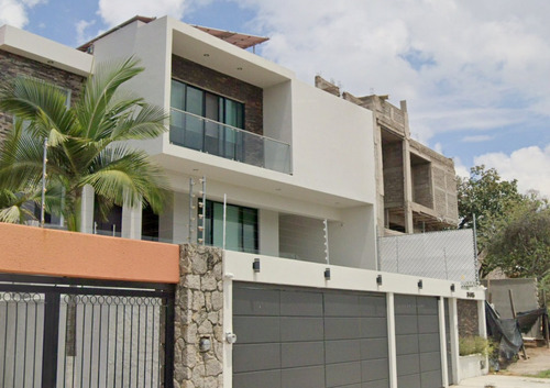 Casa En Venta, Recuperación Bancaria, Col. Bugambilias, Zapopan, Jalisco. Laab2