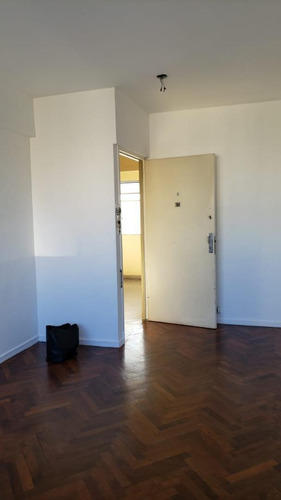 Imagen 3 de 8 de Excelente Semipiso 2 Ambientes Al Frente