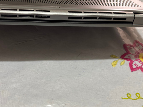 Laptop Dell Latitud 7440 Plateado (Usado)