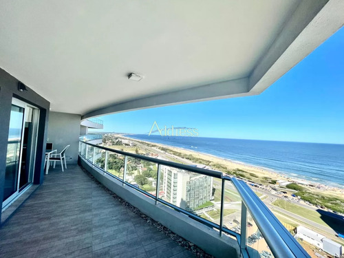 Apartamento En Piso Alto Torre Look Brava