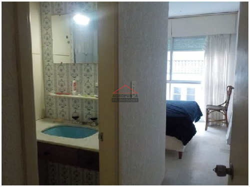 Apartamento En Península 2 Dormitorios- Ref: 5245