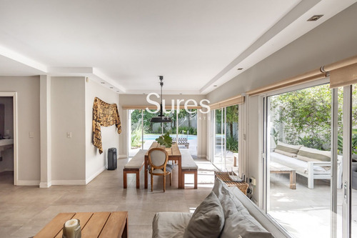 Venta Casa De 5 Dormitorios En Carrasco, Montevideo (ref: Srs-10656)