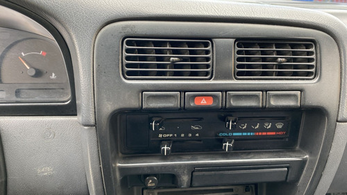Imagen 16 de 19 de Nissan D21 2.4