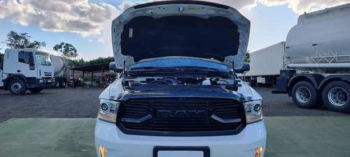 RAM Ram Classic 5.7 Laramie Night Edition Cab. Dupla 4X4 Aut. 4P