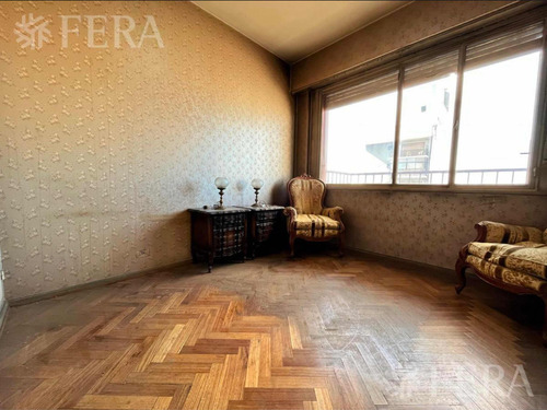 Departamento Cinco Ambiente En Av. Rivadavia 7100