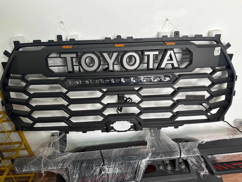 Parrilla Delantera Trd Toyota Tundra 2021+