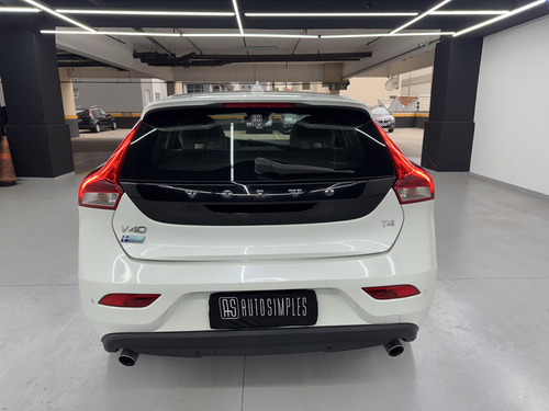 Volvo V40 2.0 T4 MOMENTUM GASOLINA 4P AUTOMÁTICO